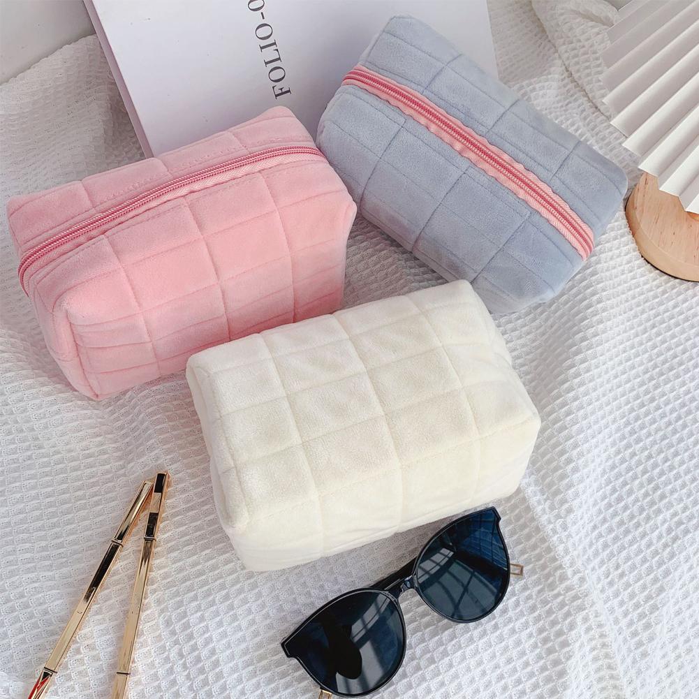 Beauty Preservation Makeup Bag - Tas Makeup Bulu Halus Lucu Untuk